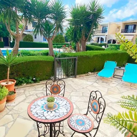 Cozy Garden Apt With Pool Pafos