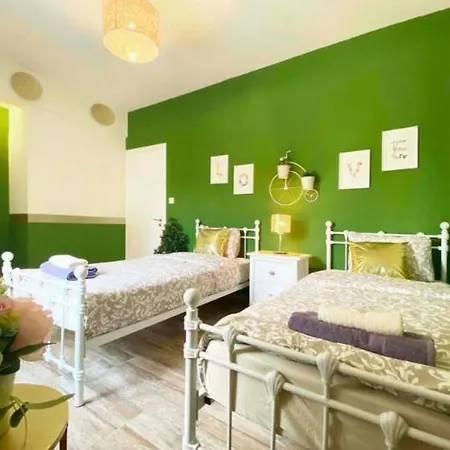 Cozy Garden Apt With Pool דירה פאפוס